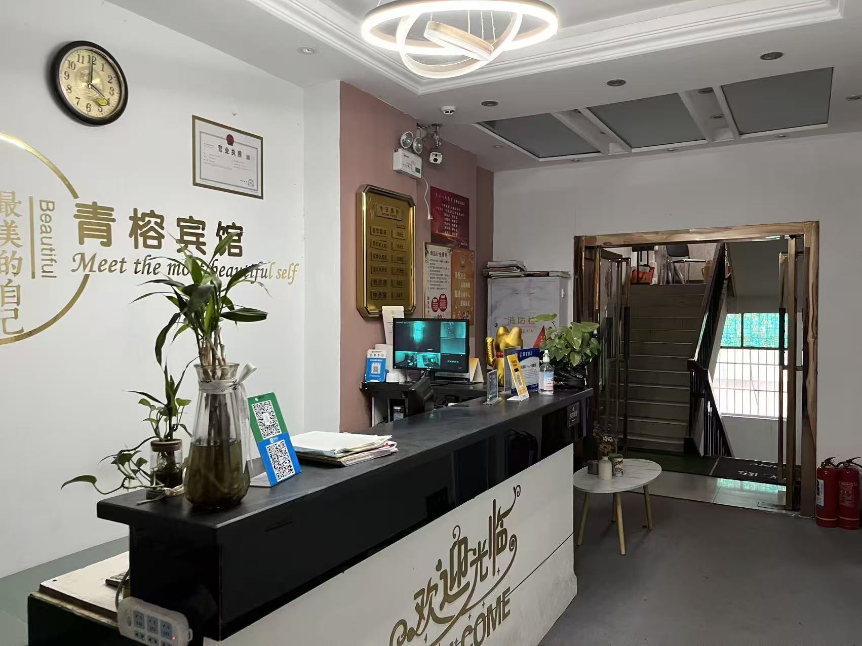 洪山区 理工大附近 宾馆转让。